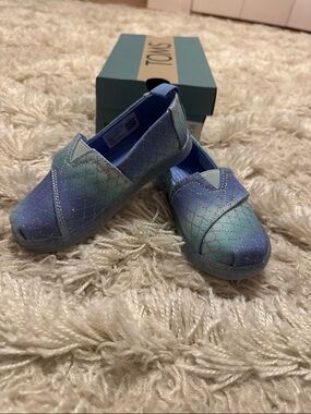 TOMS Kids Iridescent Blue-Green Quilted Slip-Ons